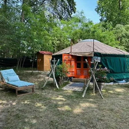 Holiday home Du Bois Des Perruches *