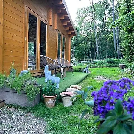 Du Bois Des Perruches Holiday home *