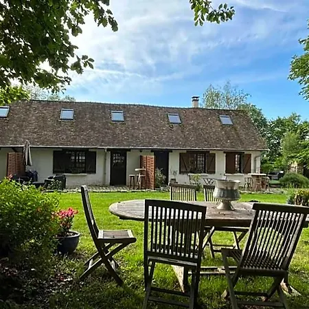 Du Bois Des Perruches Holiday home