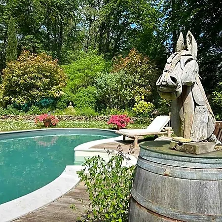 Du Bois Des Perruches Holiday home